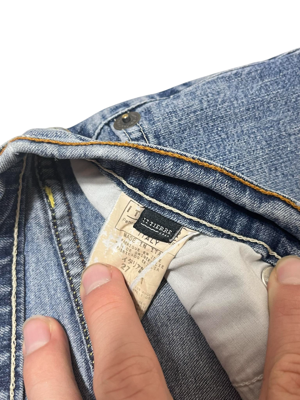 *Dolce & Gabanna Flared Jeans (Women M)