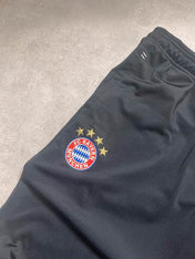 Adidas 2017-18 Bayern Trackpants (L) - Candy Streetwear