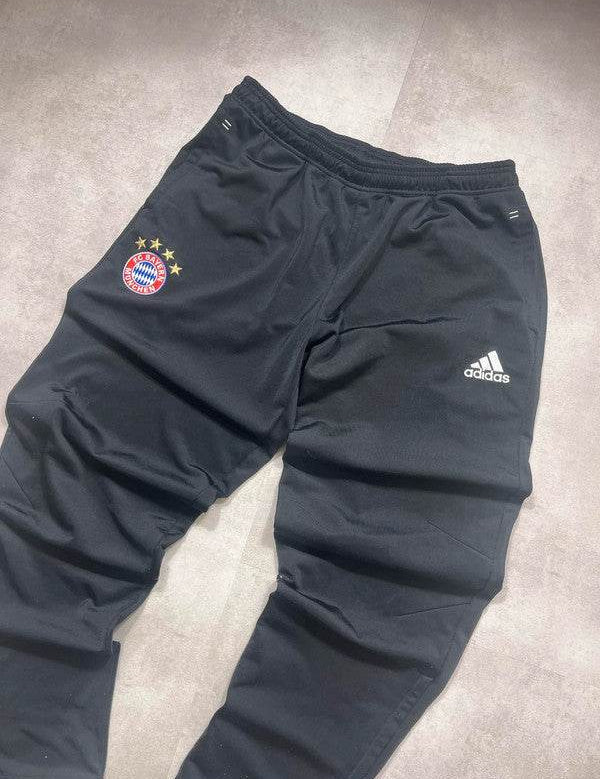 Adidas 2017-18 Bayern Trackpants (L)
