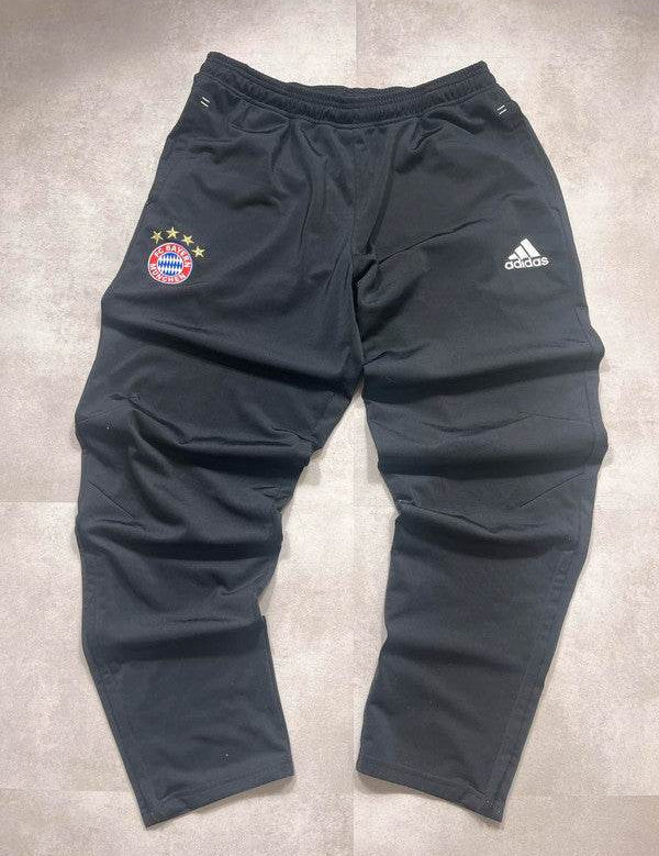Adidas 2017-18 Bayern Trackpants (L)