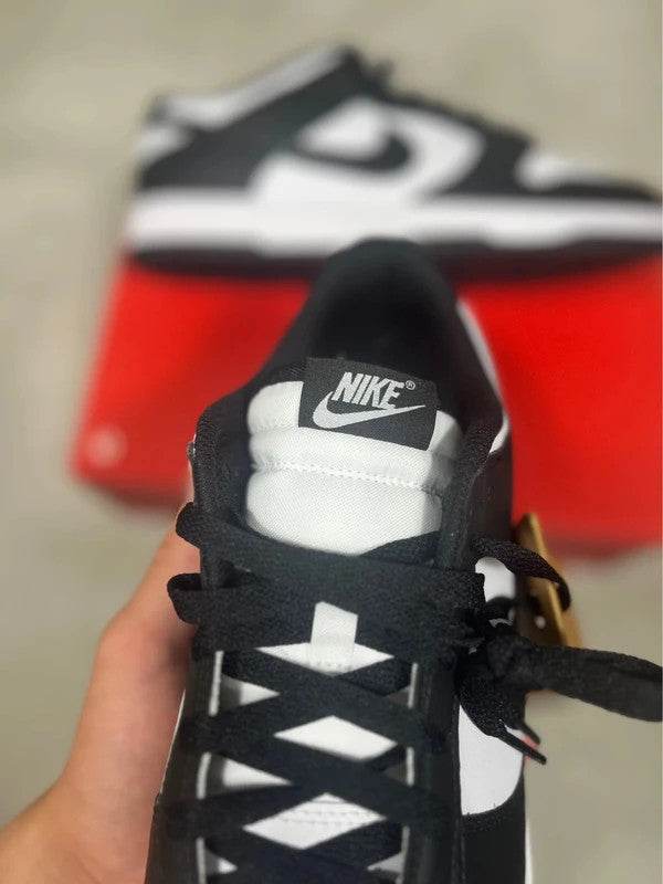 Nike Panda Dunk Low