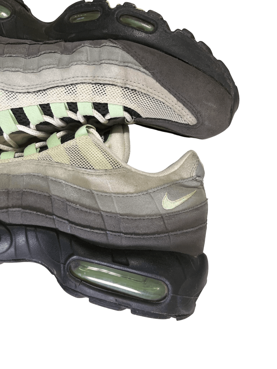 Vintage Nike Air Max 95 zöld-fekete streetwear sneaker, retro design, prémium sportcipő