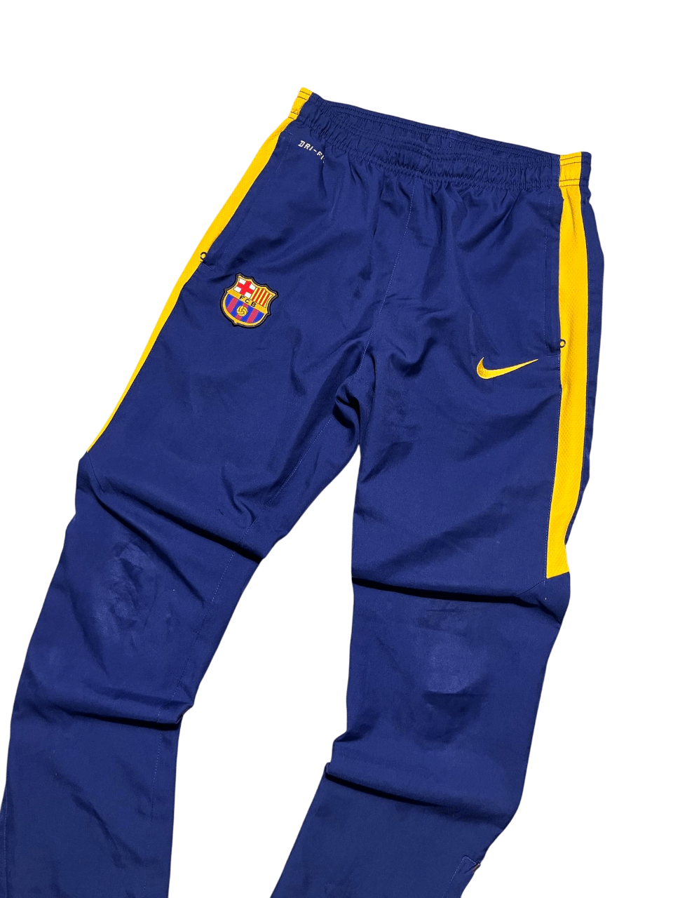 Sötétkék Nike Barcelona melegítőnadrág sárga csíkokkal, retro focis streetwear