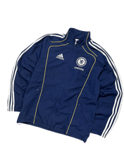 Kék Adidas Chelsea futball melegítő felső, fehér csíkokkal és klub logóval