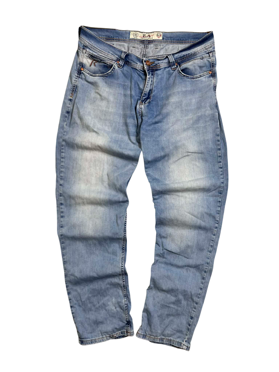 Világoskék vintage stílusú férfi farmernadrág, klasszikus fazon, streetwear divat