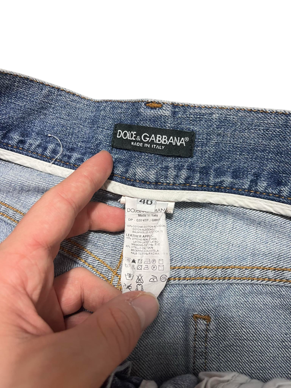 *Dolce & Gabbana Flared Jeans (M)